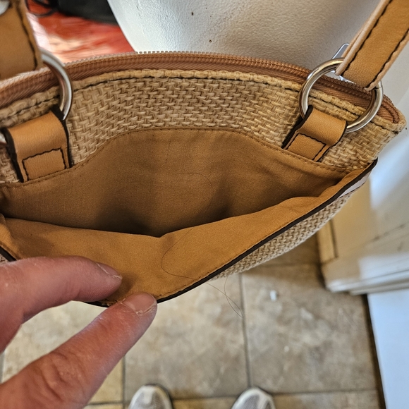 Relic Convertible Shoulder & Crossbody Bag - Picture 6 of 10